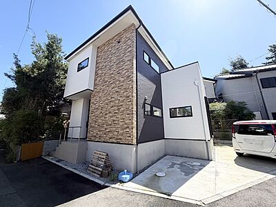 外観:建物完成しました! 閑静な住宅地で小さなお子様がいるご家族にも安心。 住宅地で叶える穏やかな新生活が待ってます。 是非、現地ご内見ください! 外観:建物完成しました! 閑静な住宅地で小さなお子様がいるご家族にも安心。 住宅地で叶える穏やかな新生活が待ってます。 是非、現地ご内見ください!
