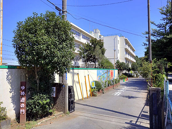 道野辺小学校（552m）