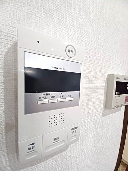 住民以外の来訪者が勝手にマンションの敷地内に立ち入ることを防ぎます。