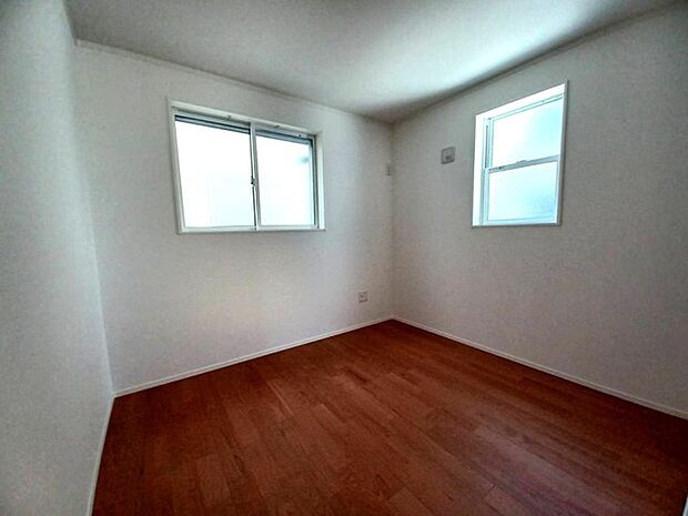 広すぎないスペース。 お子様のお部屋や書斎など、新居での生活の夢が膨らみますね！ 