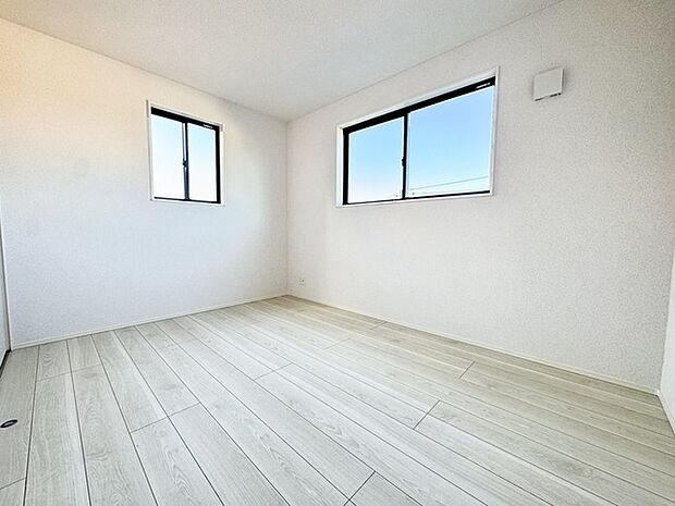 洋室は明るい空間となっています！子供部屋にも良さそうですね！ 