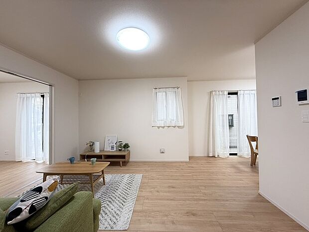 落ち着いた雰囲気に包まれて、伸びやかな空間の中で、ゆったりと家族団らんのひとときを過ごせます。 