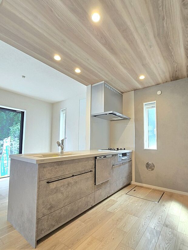 ※キッチン施工例(実際とは設備仕様間取りなどが異なる場合がございますのでお近くのモデルルームにご案内致します。)