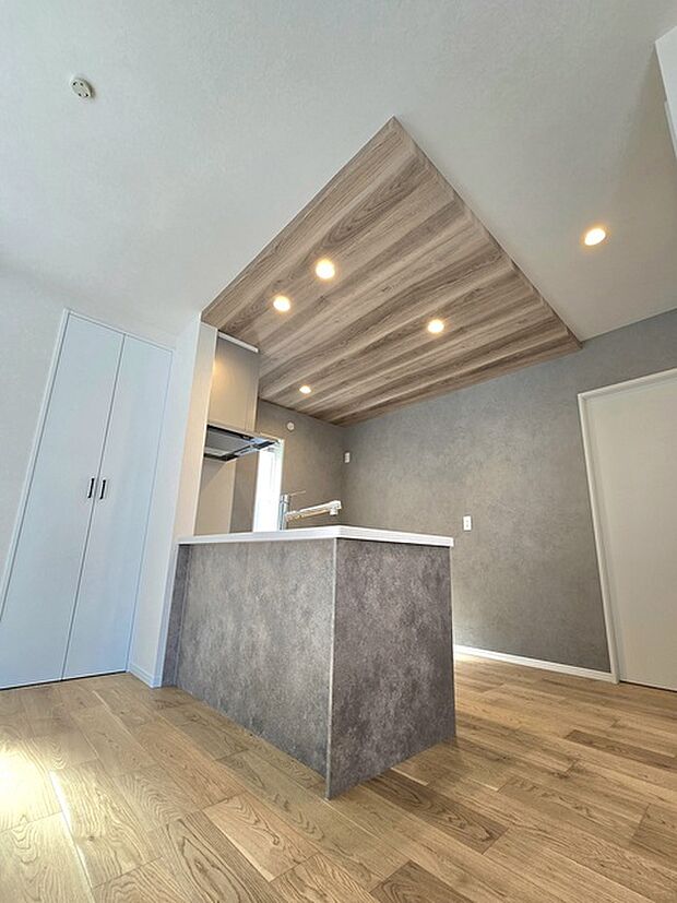 ※リビング施工例(実際とは設備仕様間取りなどが異なる場合がございますのでお近くのモデルルームにご案内致します。)