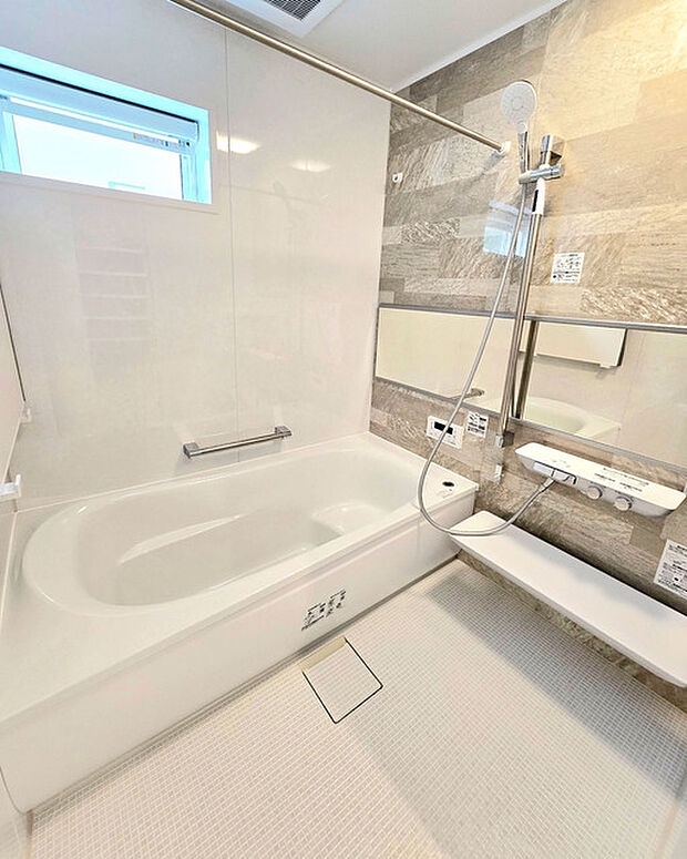 ※浴室施工例(実際とは設備仕様間取りなどが異なる場合がございますのでお近くのモデルルームにご案内致します。)