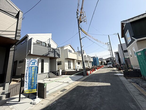建物完成しました! 閑静な住宅地で小さなお子様がいるご家族にも安心。 住宅地で叶える穏やかな新生活が待ってます。 是非、現地ご内見ください!