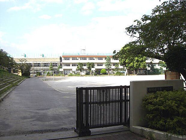 第二中学校（450m）
