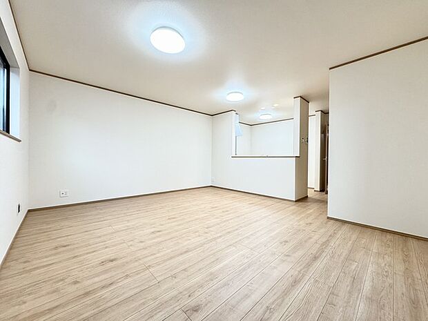 落ち着いた雰囲気に包まれて、伸びやかな空間の中で、ゆったりと家族団らんのひとときを過ごせます。 