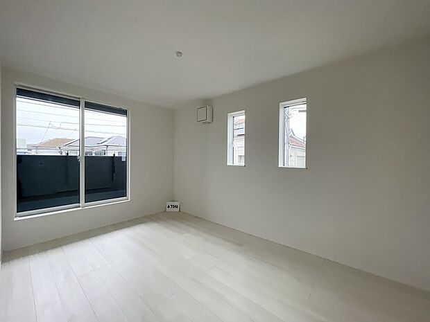 1号棟 洋室は明るい空間となっています!子供部屋にも良さそうですね!
