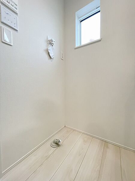1号棟　洗濯機置き場も広めのスペースを確保しております！是非、現地にてスペースを確認してみてください！