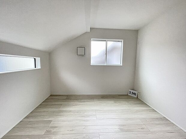 3号棟 子供部屋は明るい空間となっています!寝室にも良さそうですね!