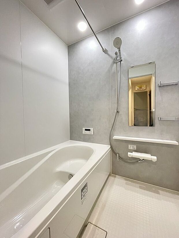 3号棟 お手入れ簡単でキレイを保つ技術の数々が、家事の負担を減らしてくれます。暖かいお風呂でゆっくりと入浴し一日の疲れを癒す大切な空間をお過ごしください