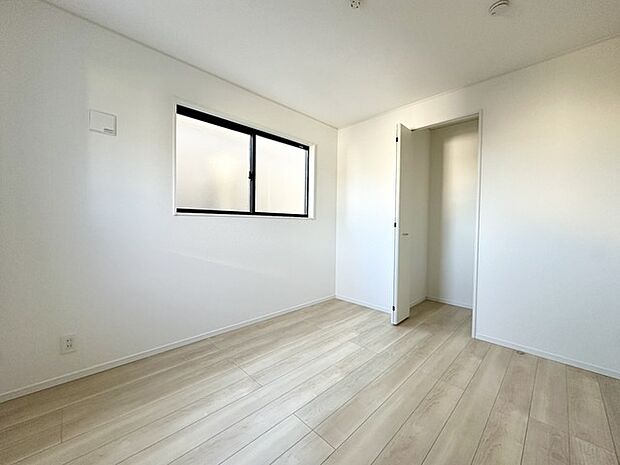 広すぎないスペース。 お子様のお部屋や書斎など、新居での生活の夢が膨らみますね！ 