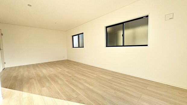 【1号棟】休日はお陽さまの光がたっぷり差し込むぽかぽかリビングで過ごしませんか?