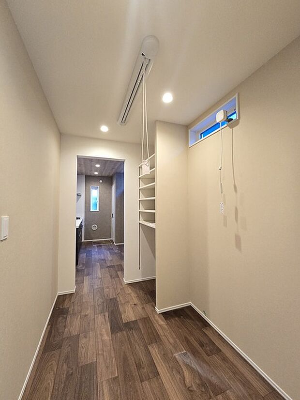 ミセスコーナー キッチン横・洗面・ホールへと繋がっており、理想的な生活同線になっています！