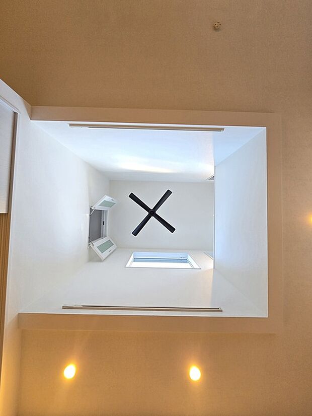 開放感ある吹抜です