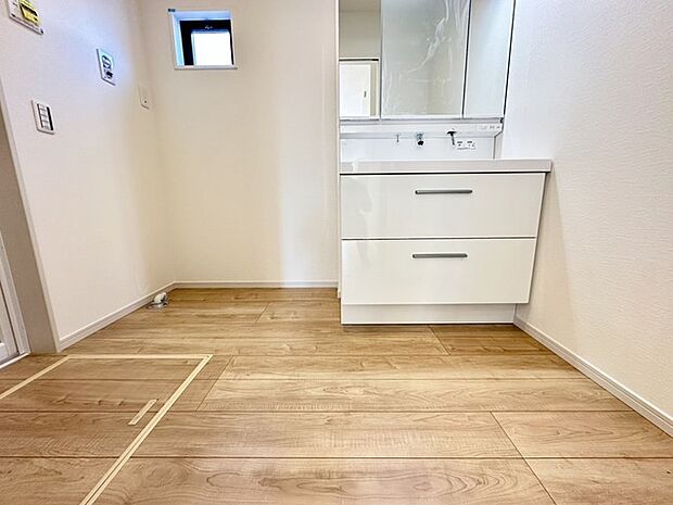 普段は人目につかないスペースにもこだわりを。 使用頻度の高い場所だからこそ便利な空間に。多人数での使用も考えた便利な空間です。