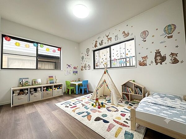 広すぎないスペース。 お子様のお部屋や書斎など、新居での生活の夢が膨らみますね！ ※家具はイメージです