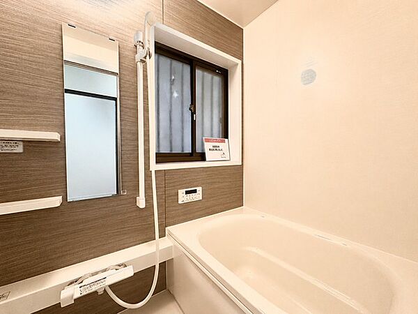 お手入れ簡単でキレイを保つ技術の数々が、家事の負担を減らしてくれます。暖かいお風呂でゆっくりと入浴し一日の疲れを癒す大切な空間をお過ごしください