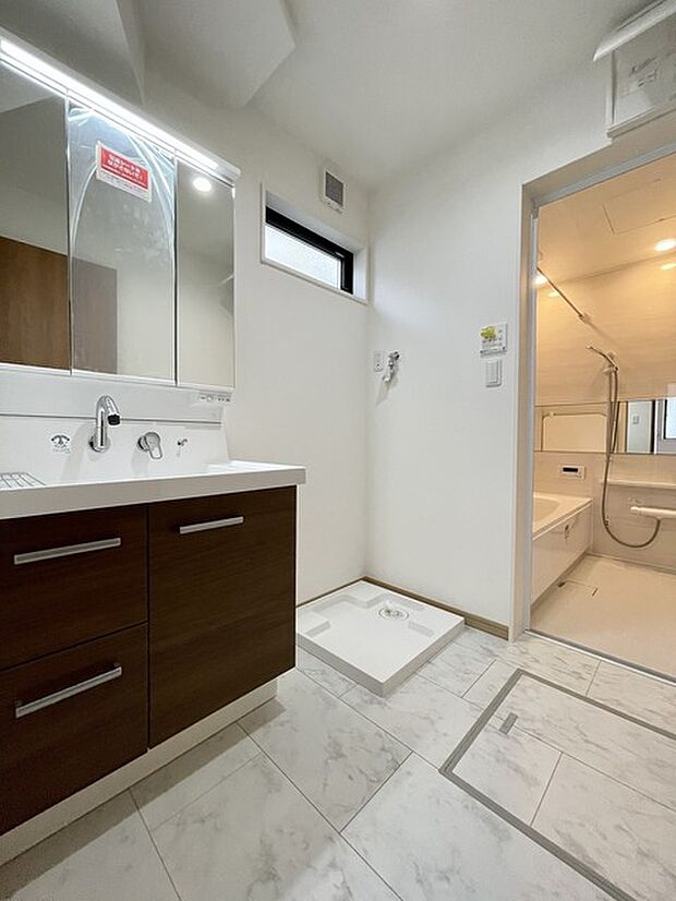 普段は人目につかないスペースにもこだわりを。 使用頻度の高い場所だからこそ便利な空間に。多人数での使用も考えた便利な空間です。