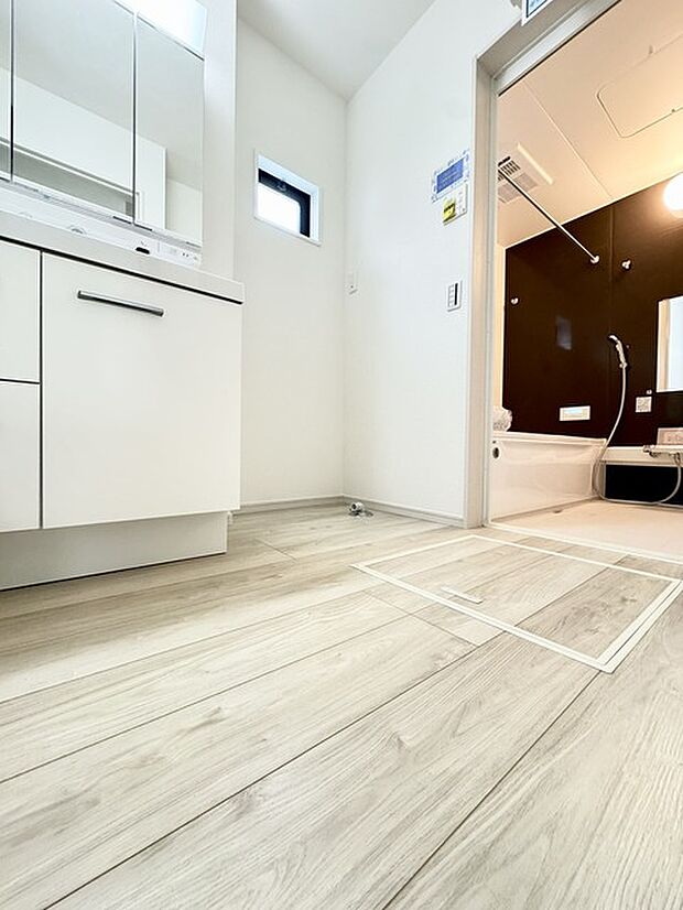 洋室は明るい空間となっています！子供部屋にも良さそうですね！ 