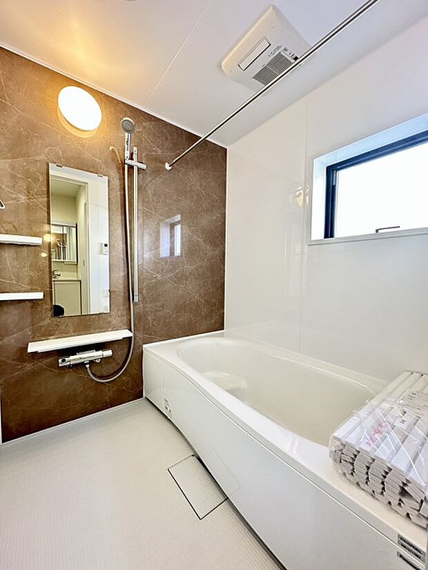 お手入れ簡単でキレイを保つ技術の数々が、家事の負担を減らしてくれます。暖かいお風呂でゆっくりと入浴し一日の疲れを癒す大切な空間をお過ごしください