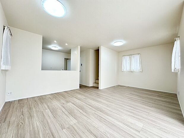 リビングダイニングスペースです。 ご家族の楽しい会話が聞こえてきますね!