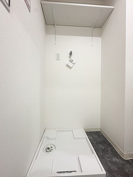 洗濯機置き場も広めのスペースを確保しております！是非、現地にてスペースを確認してみてください！