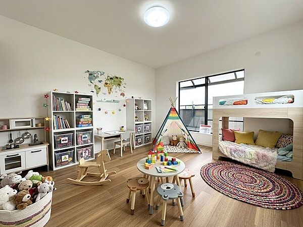 広すぎないスペース。 お子様のお部屋や書斎など、新居での生活の夢が膨らみますね！