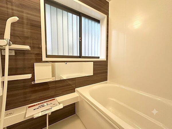 お手入れ簡単でキレイを保つ技術の数々が、家事の負担を減らしてくれます。暖かいお風呂でゆっくりと入浴し一日の疲れを癒す大切な空間をお過ごしください