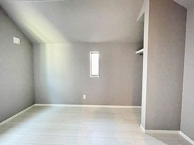 寝室は明るい空間となっています!子供部屋にも良さそうですね!