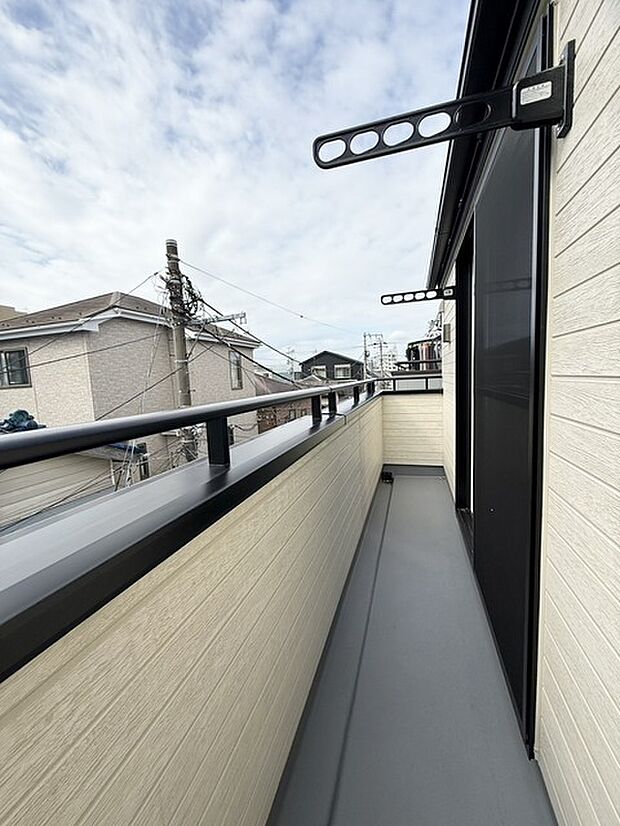 バルコニーは、ワイド仕様!洗濯物を干すのも作業がしやすいです!