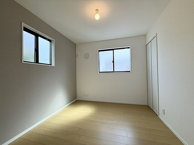 洋室です！ 収納もしっかり取れていますのでお部屋を有効に使えますね！！ 