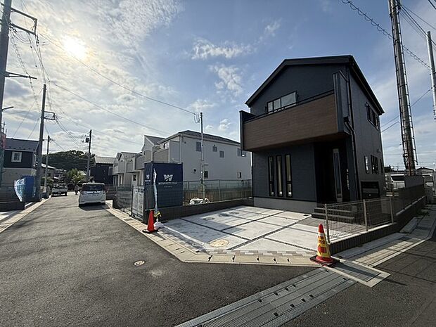 交通量の少ない前面道路です。 小さなお子様がいるご家庭でも安心です!