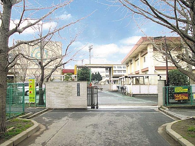 菅野小学校（675m）