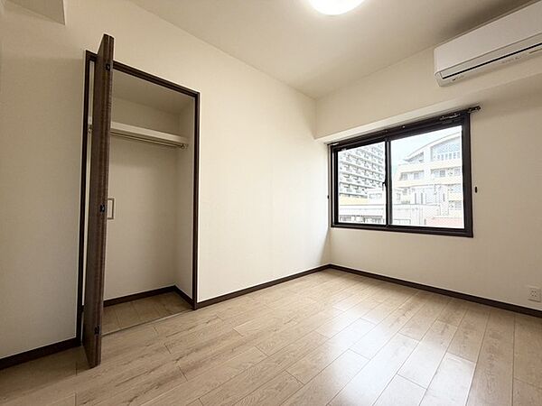 寝室は明るい空間となっています！子供部屋にも良さそうですね！