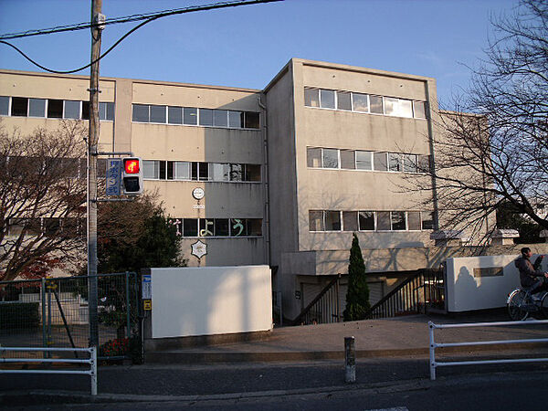 柿ノ木台小学校（880m）
