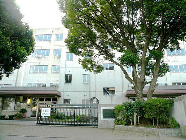 和名ケ谷中学校（576m）