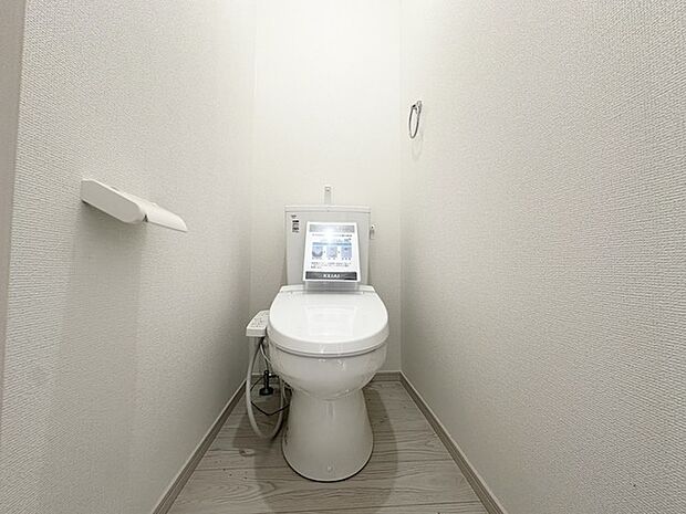 トイレは2か所ございますので、朝の込み合う時間帯も安心です! 来客時にも気兼ねなくご使用いただけます。