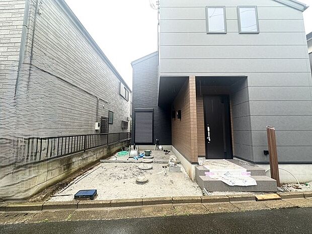 駐車場もいよいよ完成です!!