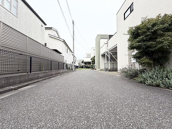 前面道路は南西側4.5ｍあり日当りも良好です