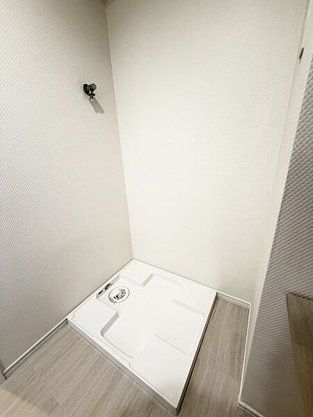 洗濯機置き場も広めのスペースを確保しております！是非、現地にてスペースを確認してみてください！