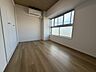 寝室：寝室は明るい空間となっています！子供部屋にも良さそうですね！ 