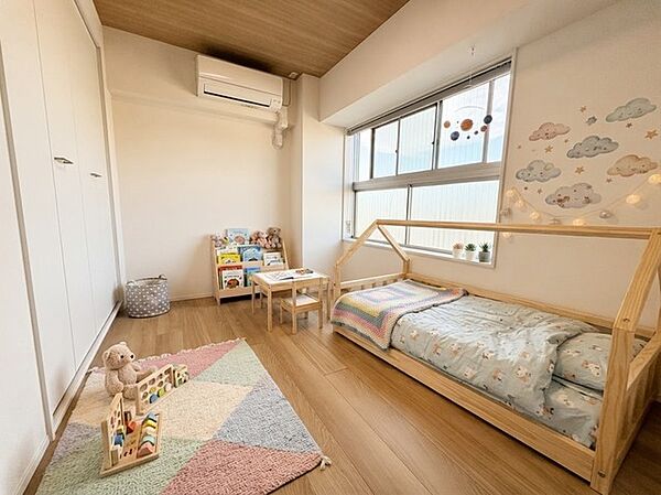 子供部屋は明るい空間となっています！寝室にも良さそうですね！