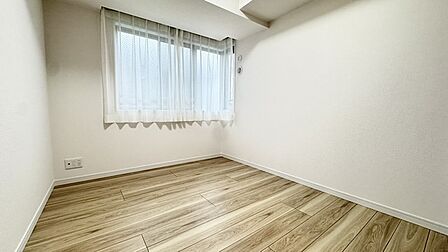 洋室は明るい空間となっています！子供部屋にも良さそうですね！ 