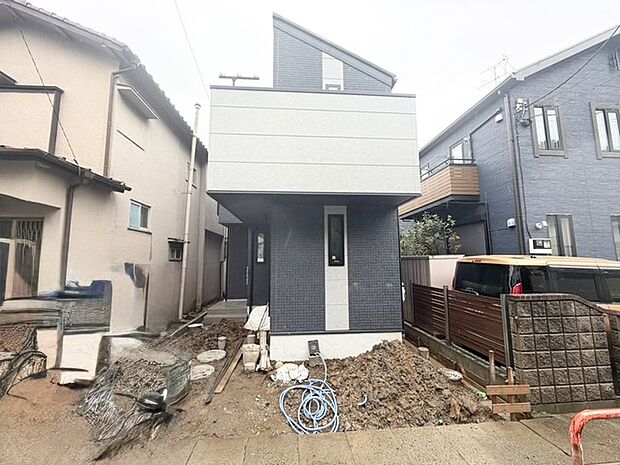 閑静な住宅地で小さなお子様がいるご家族にも安心。 住宅地で叶える穏やかな新生活が待ってます。 是非、現地ご内見ください! (未完成)