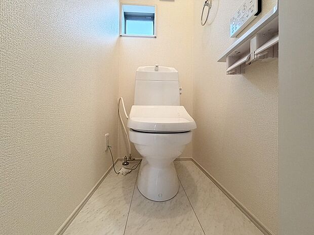 トイレは2か所ございますので、朝の込み合う時間帯も安心です! 来客時にも気兼ねなくご使用いただけます。