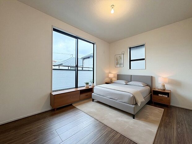 寝室は明るい空間となっています!子供部屋にも良さそうですね! ※家具はイメージです