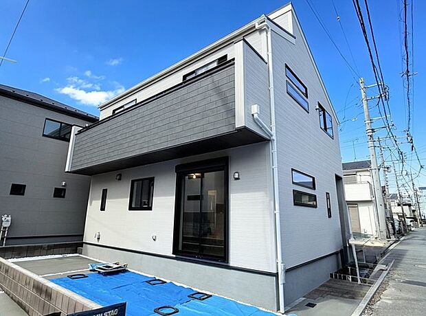 建物完成しました! 閑静な住宅地で小さなお子様がいるご家族にも安心。 住宅地で叶える穏やかな新生活が待ってます。 是非、現地ご内見ください!