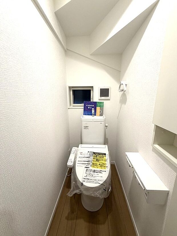 トイレは2か所ございますので、朝の込み合う時間帯も安心です! 来客時にも気兼ねなくご使用いただけます。